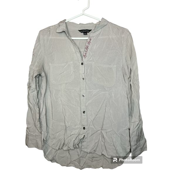 Rock & Republic ‘Live & Let Love” Grey Maroon Embroidery Button Up Blouse Size M - Picture 1 of 8